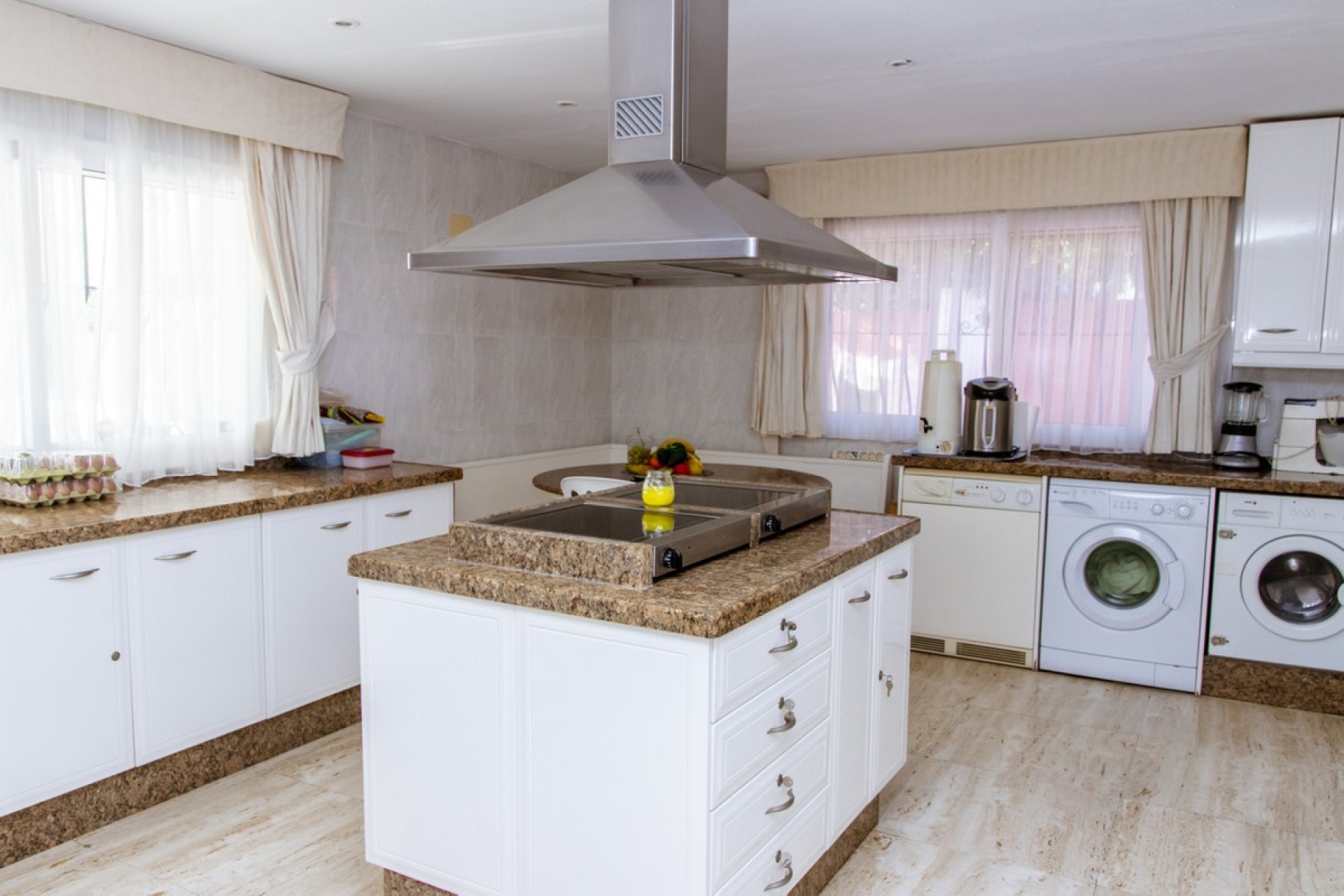 Resale - Villa - Estepona - Estepona Centro