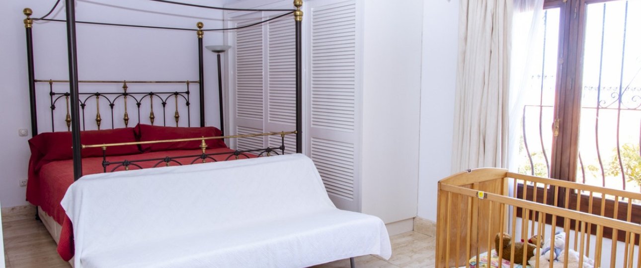 Resale - Villa - Estepona - Estepona Centro
