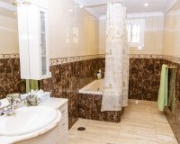 Resale - Villa - Estepona - Estepona Centro