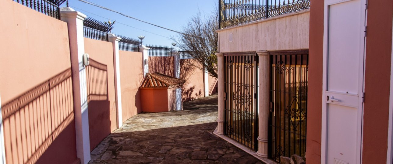 Resale - Villa - Estepona - Estepona Centro