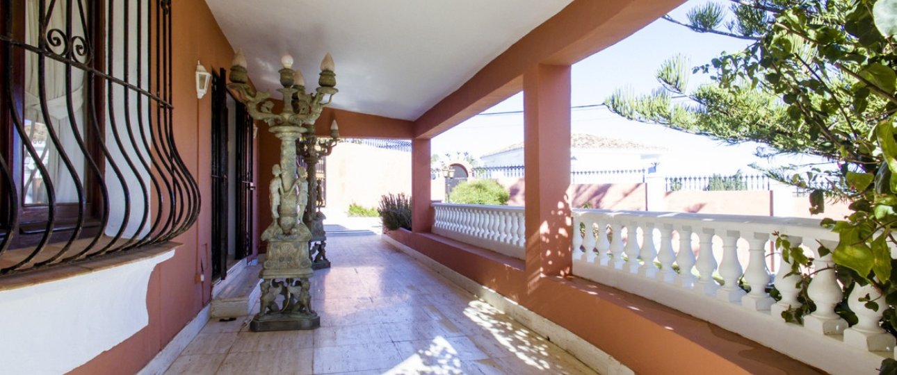 Resale - Villa - Estepona - Estepona Centro