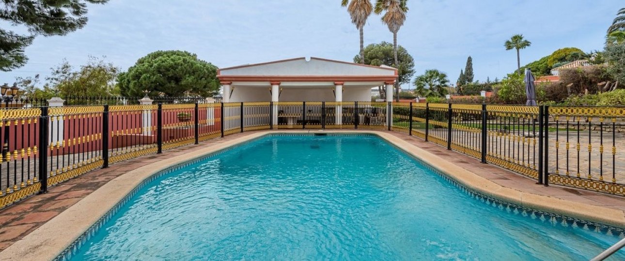 Resale - Villa - Estepona - Estepona Centro
