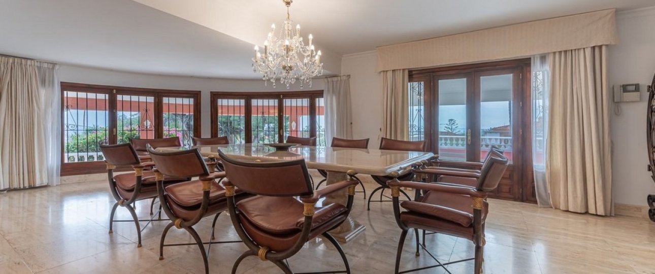 Resale - Villa - Estepona - Estepona Centro