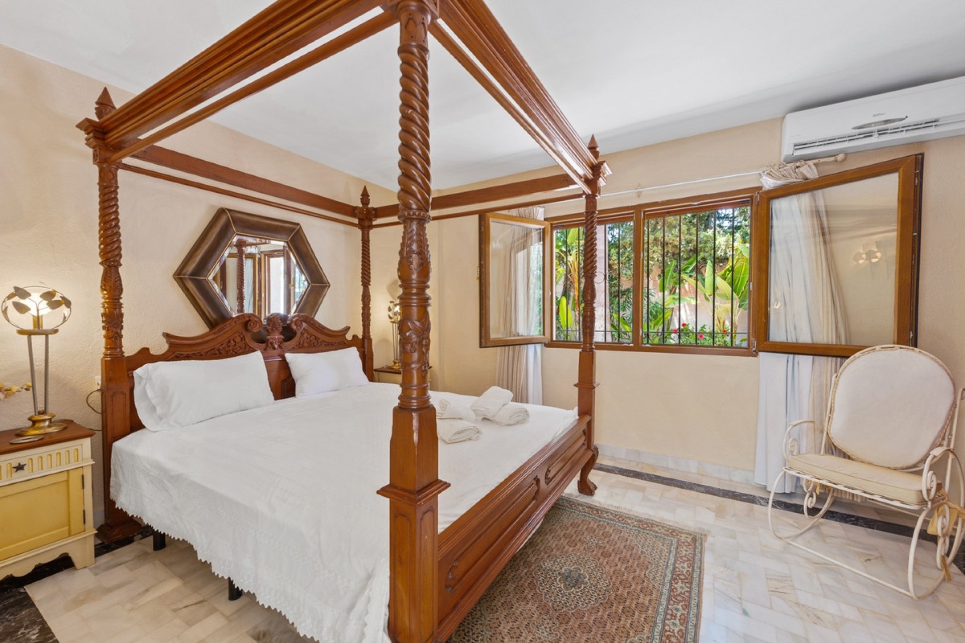 Resale - Villa - Estepona - Estepona Centro