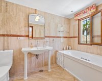 Resale - Villa - Estepona - Estepona Centro