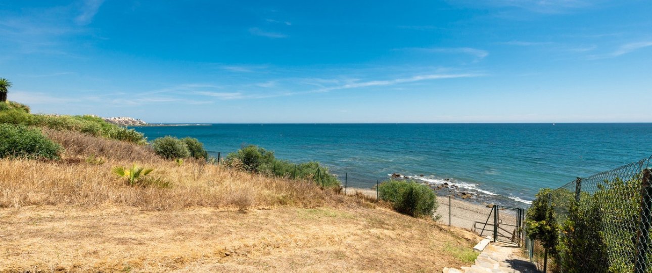 Resale - Villa - Estepona - Estepona Centro