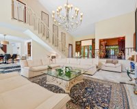 Resale - Villa - Estepona - Estepona Centro