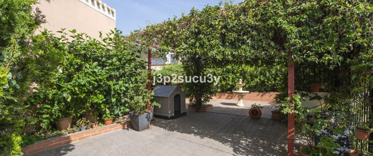 Resale - Villa - Estepona - Estepona Centro