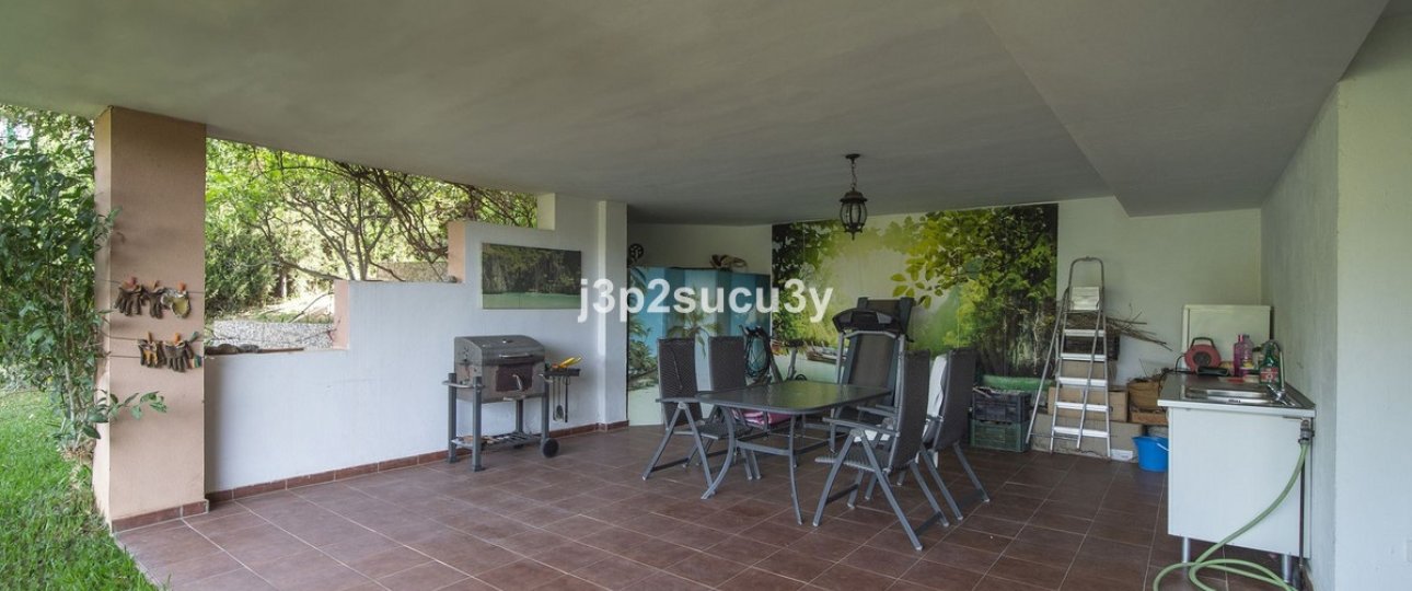 Resale - Villa - Estepona - Estepona Centro