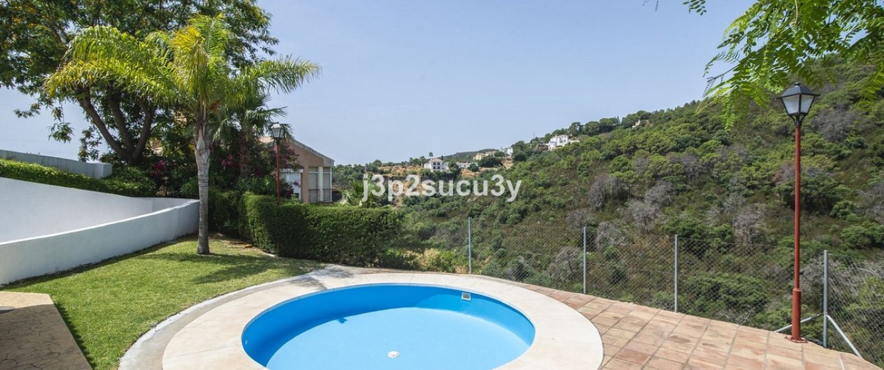 Resale - Villa - Estepona - Estepona Centro
