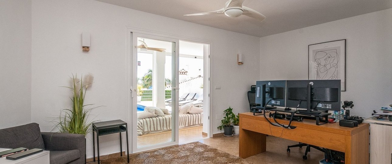 Resale - Villa - Estepona - Estepona Centro