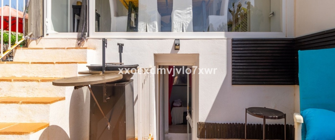 Resale - Villa - Estepona - Estepona Centro