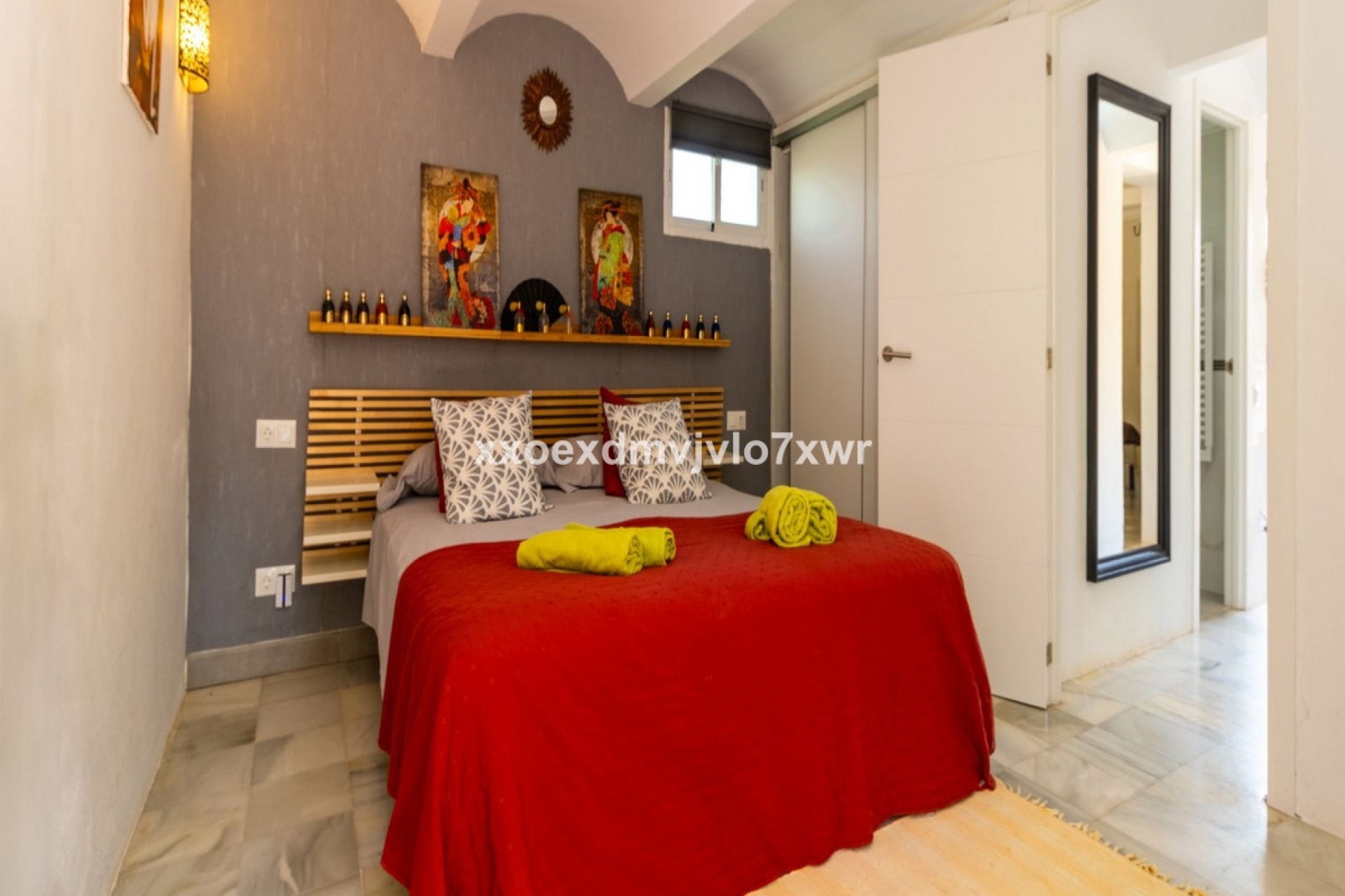 Resale - Villa - Estepona - Estepona Centro