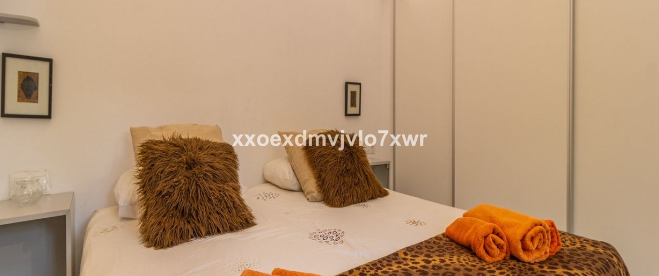 Resale - Villa - Estepona - Estepona Centro