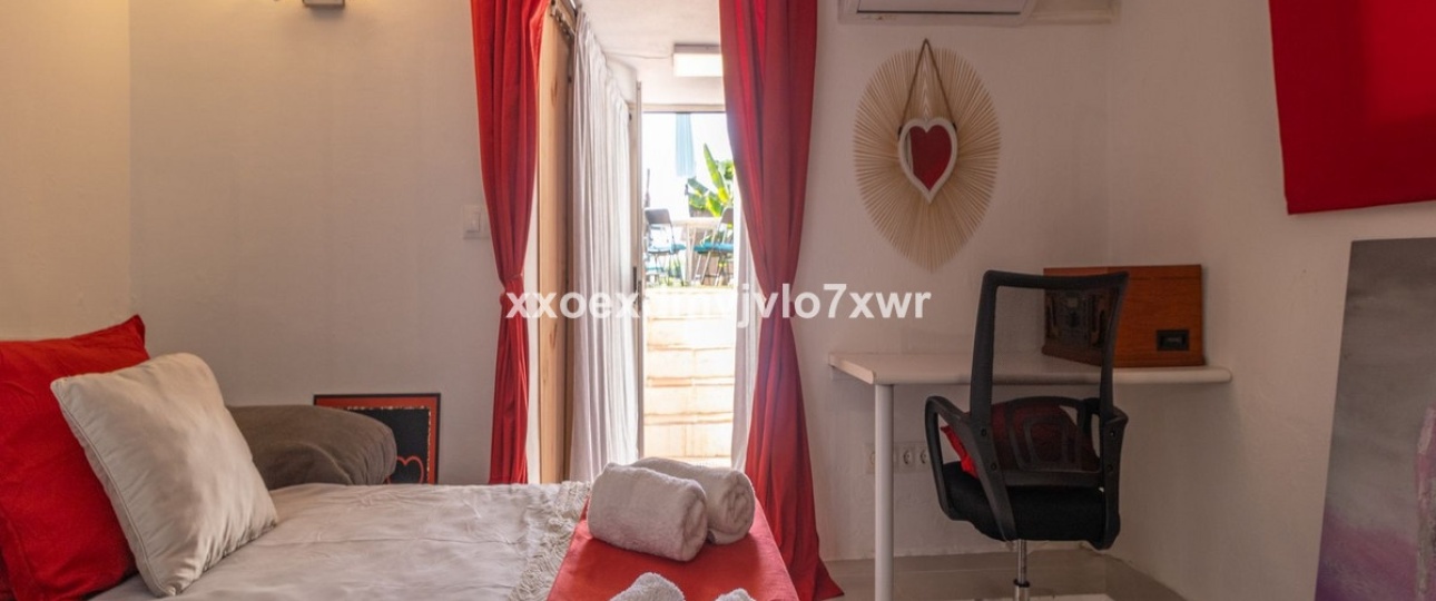 Resale - Villa - Estepona - Estepona Centro