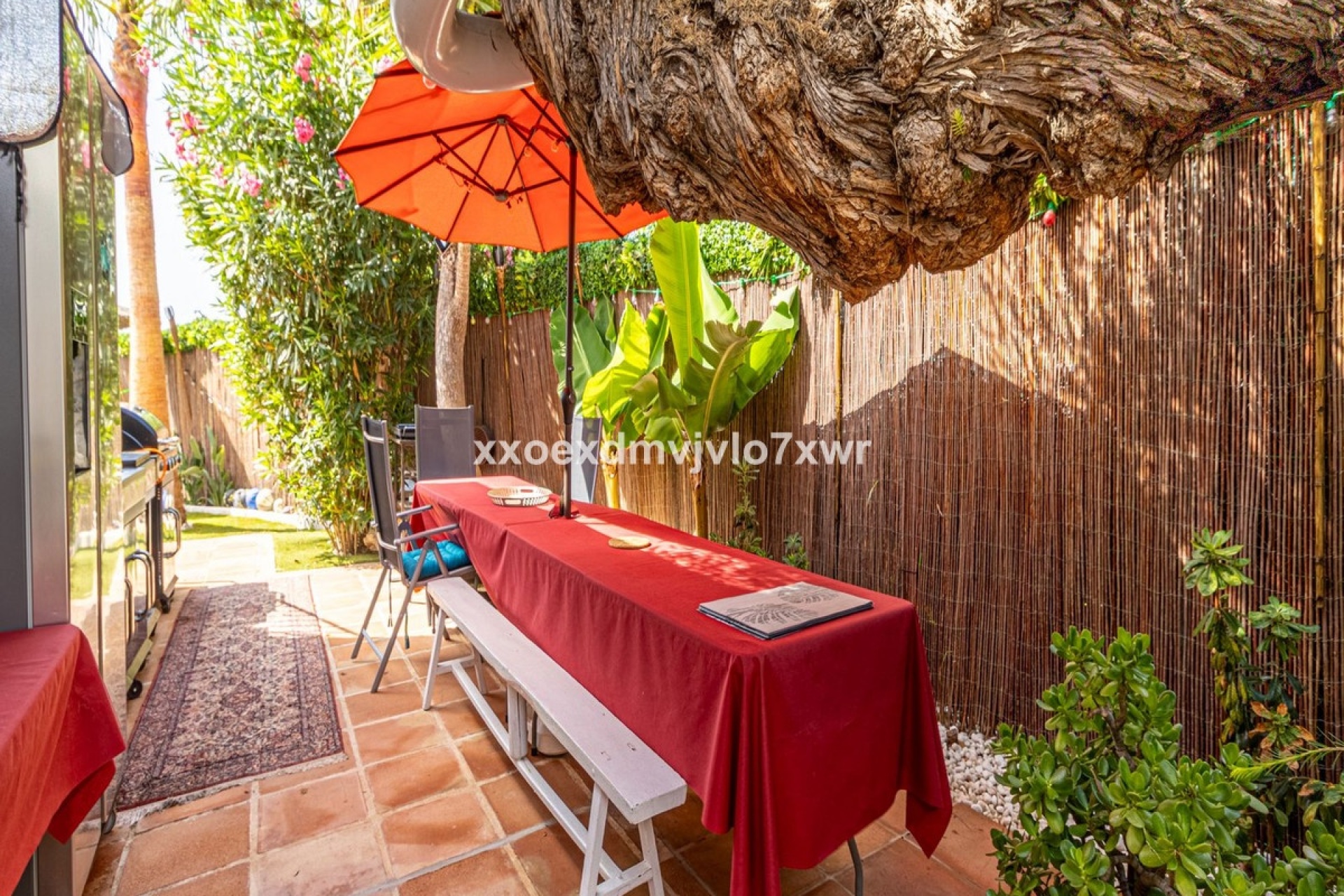 Resale - Villa - Estepona - Estepona Centro
