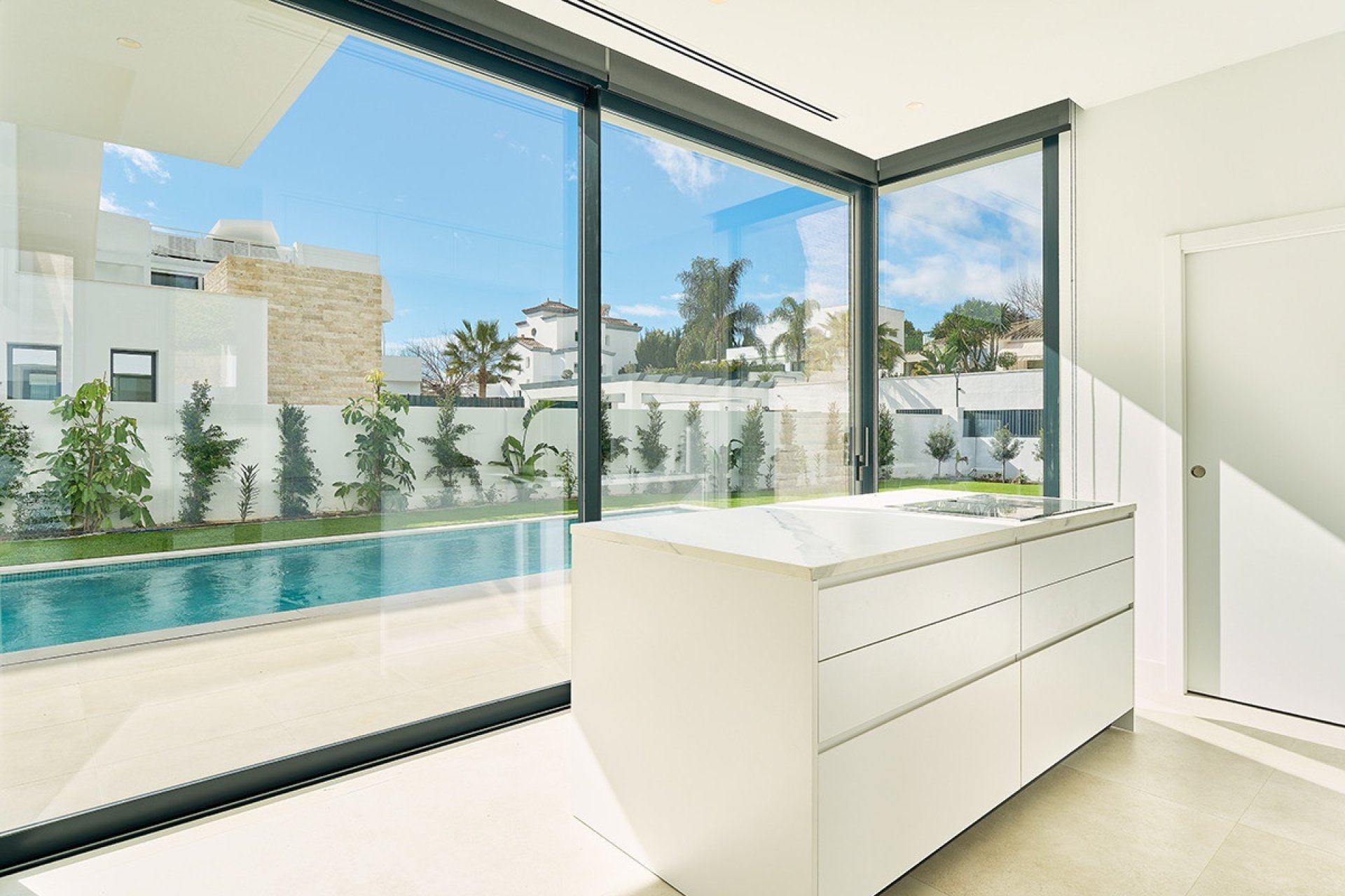 Resale - Villa - Estepona - Estepona Centro