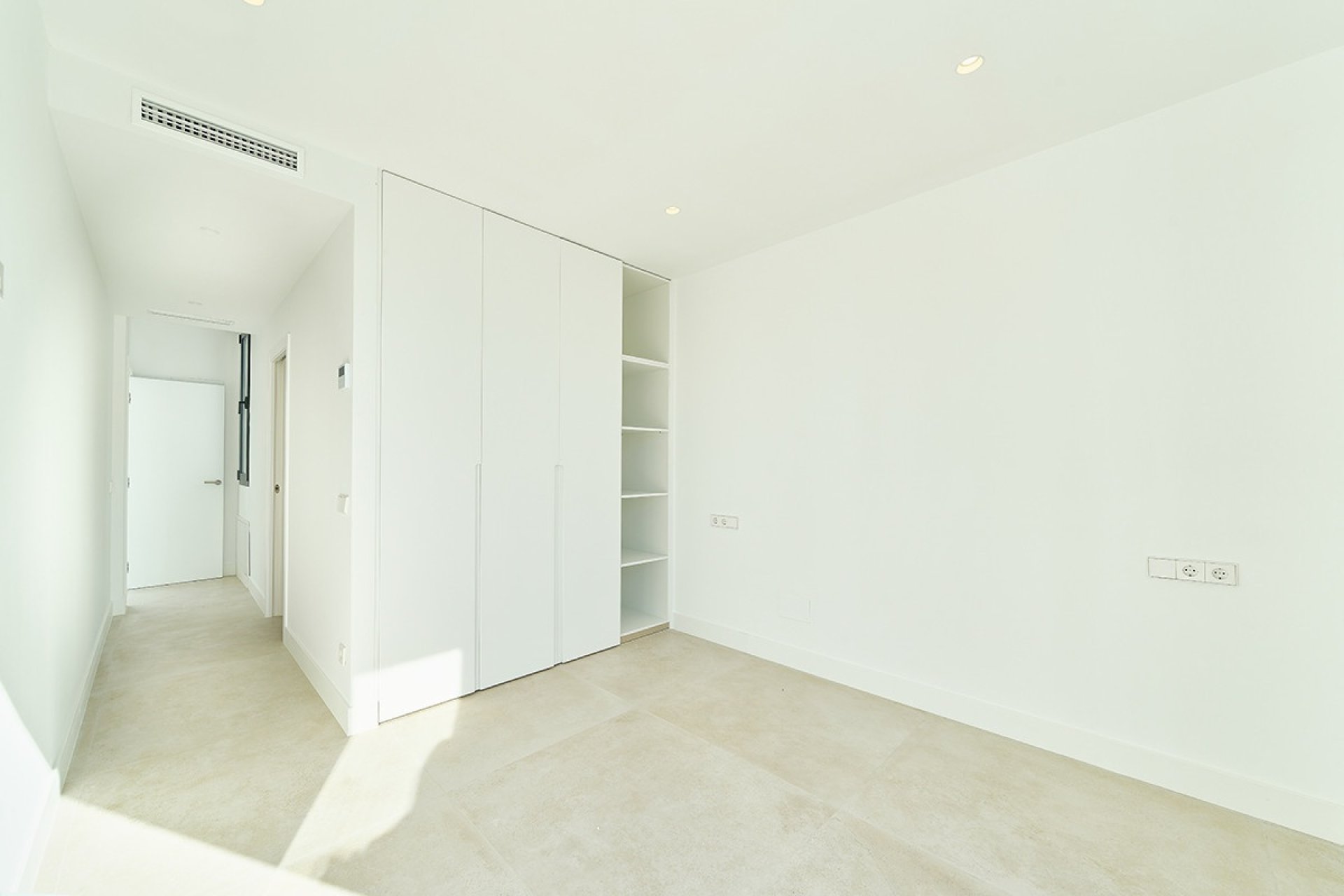 Resale - Villa - Estepona - Estepona Centro