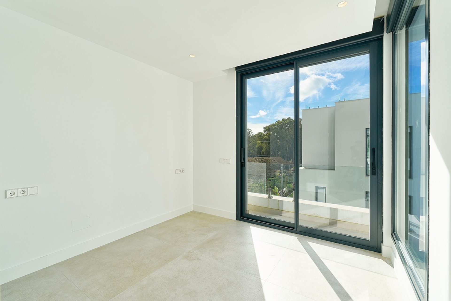 Resale - Villa - Estepona - Estepona Centro