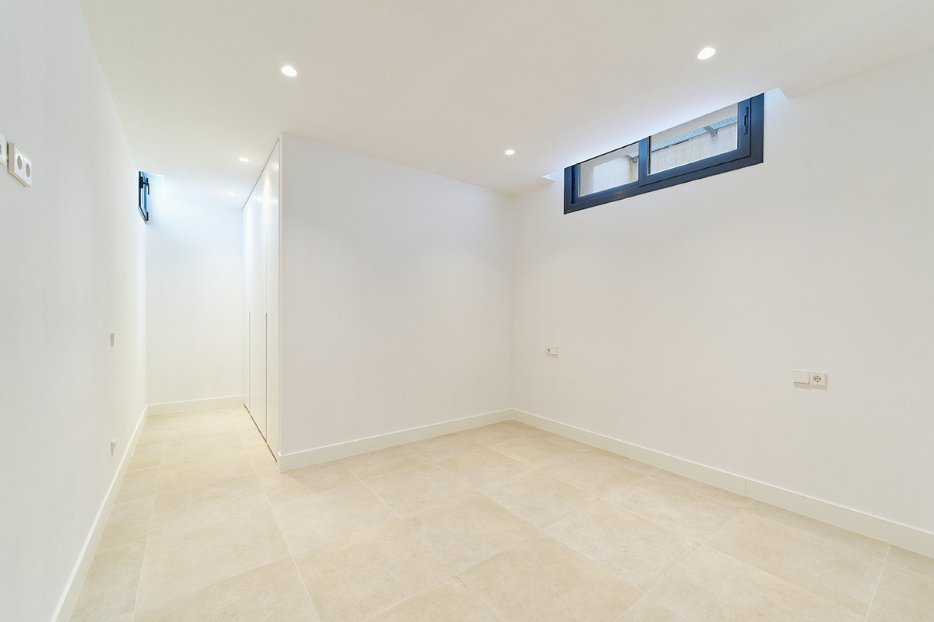 Resale - Villa - Estepona - Estepona Centro