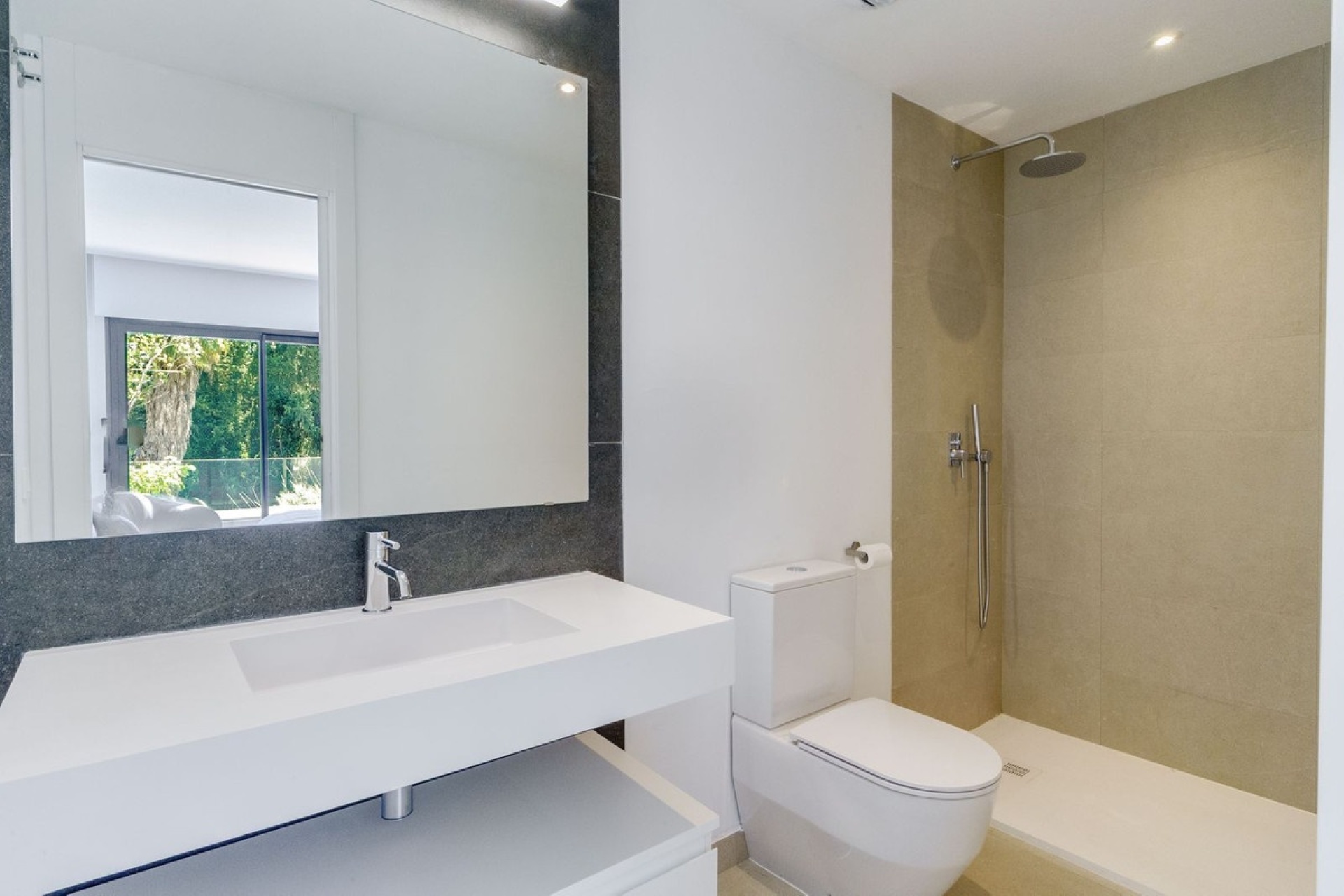 Resale - Villa - Estepona - Estepona Centro