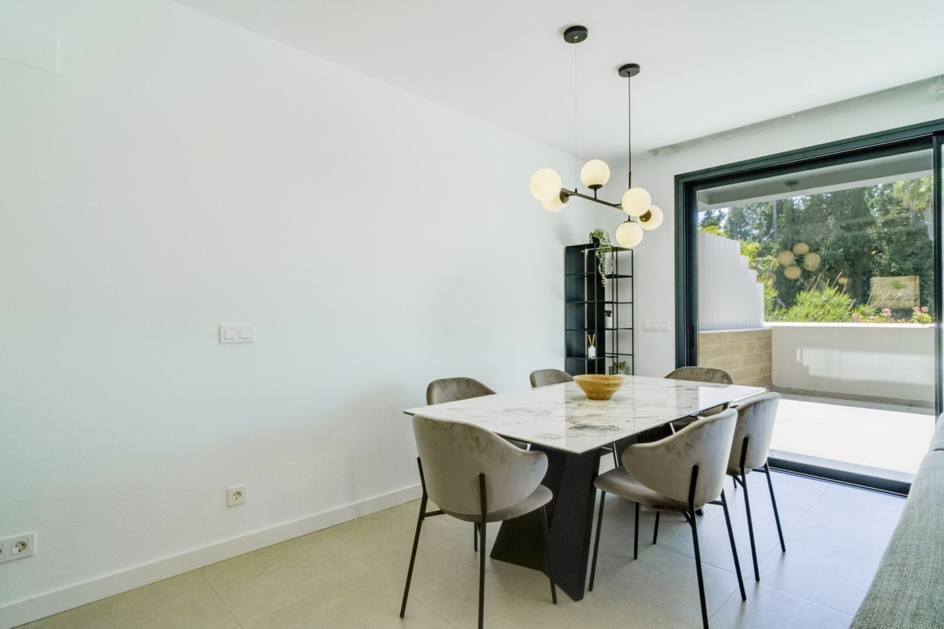 Resale - Villa - Estepona - Estepona Centro