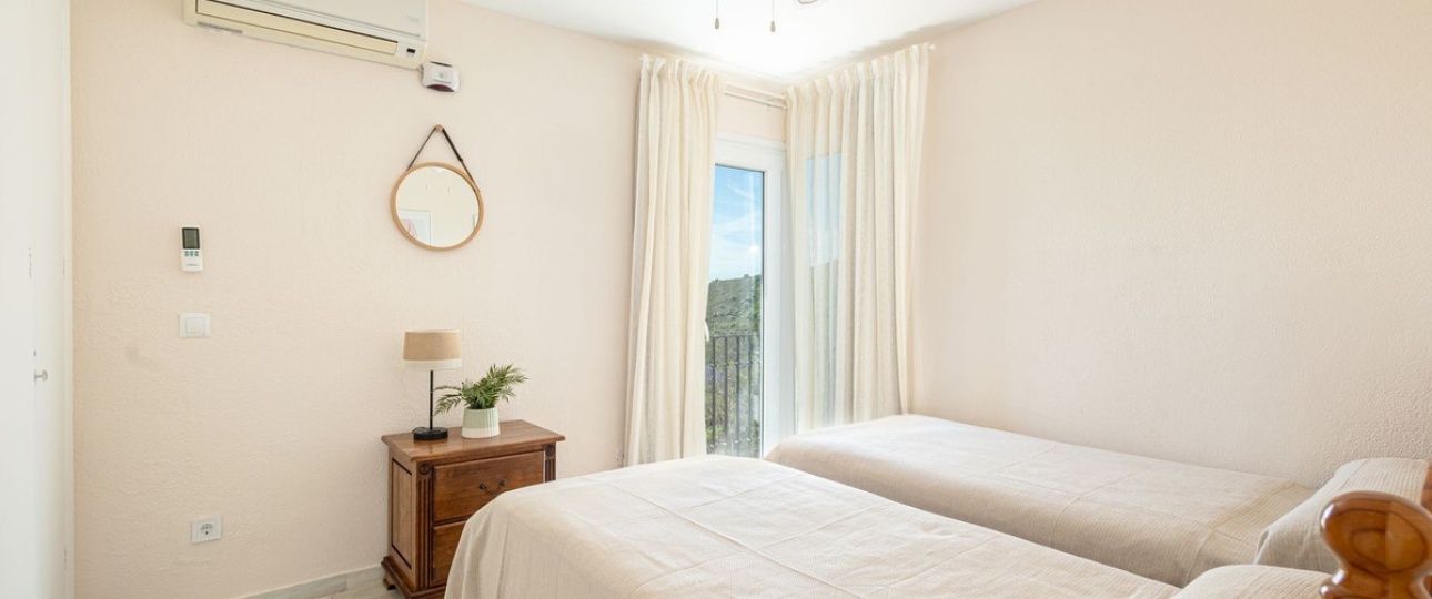 Resale - Villa - Estepona - Estepona Centro
