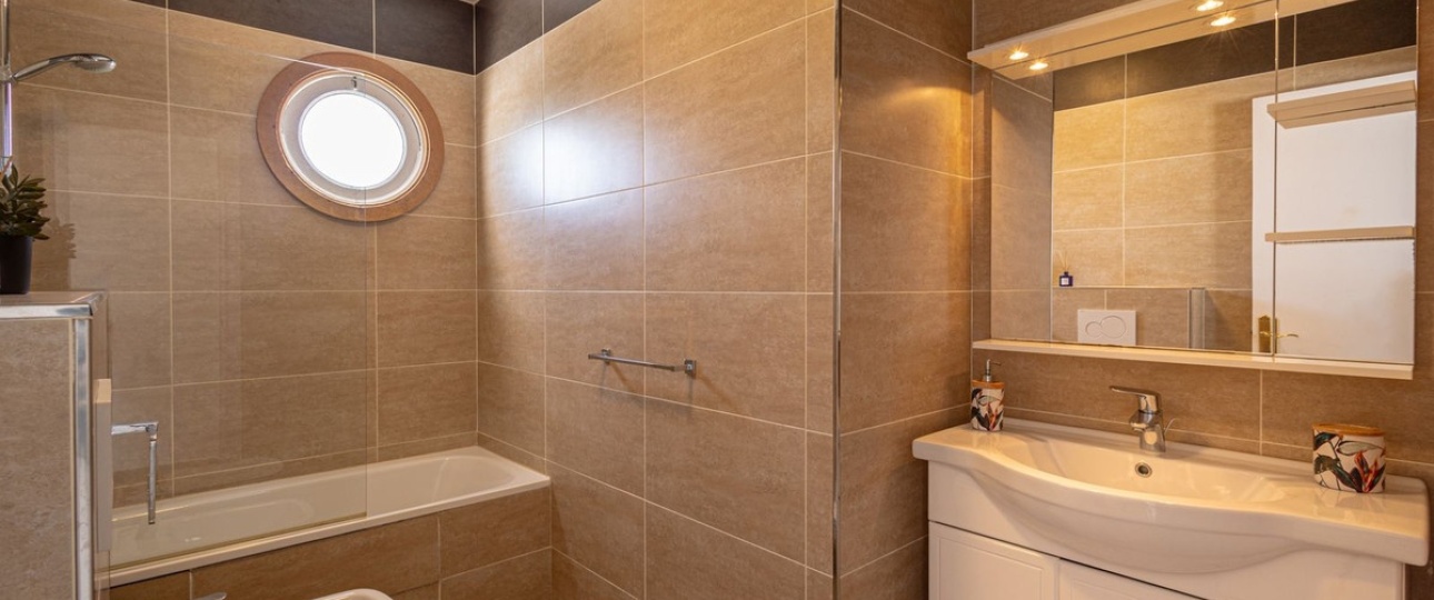 Resale - Villa - Estepona - Estepona Centro