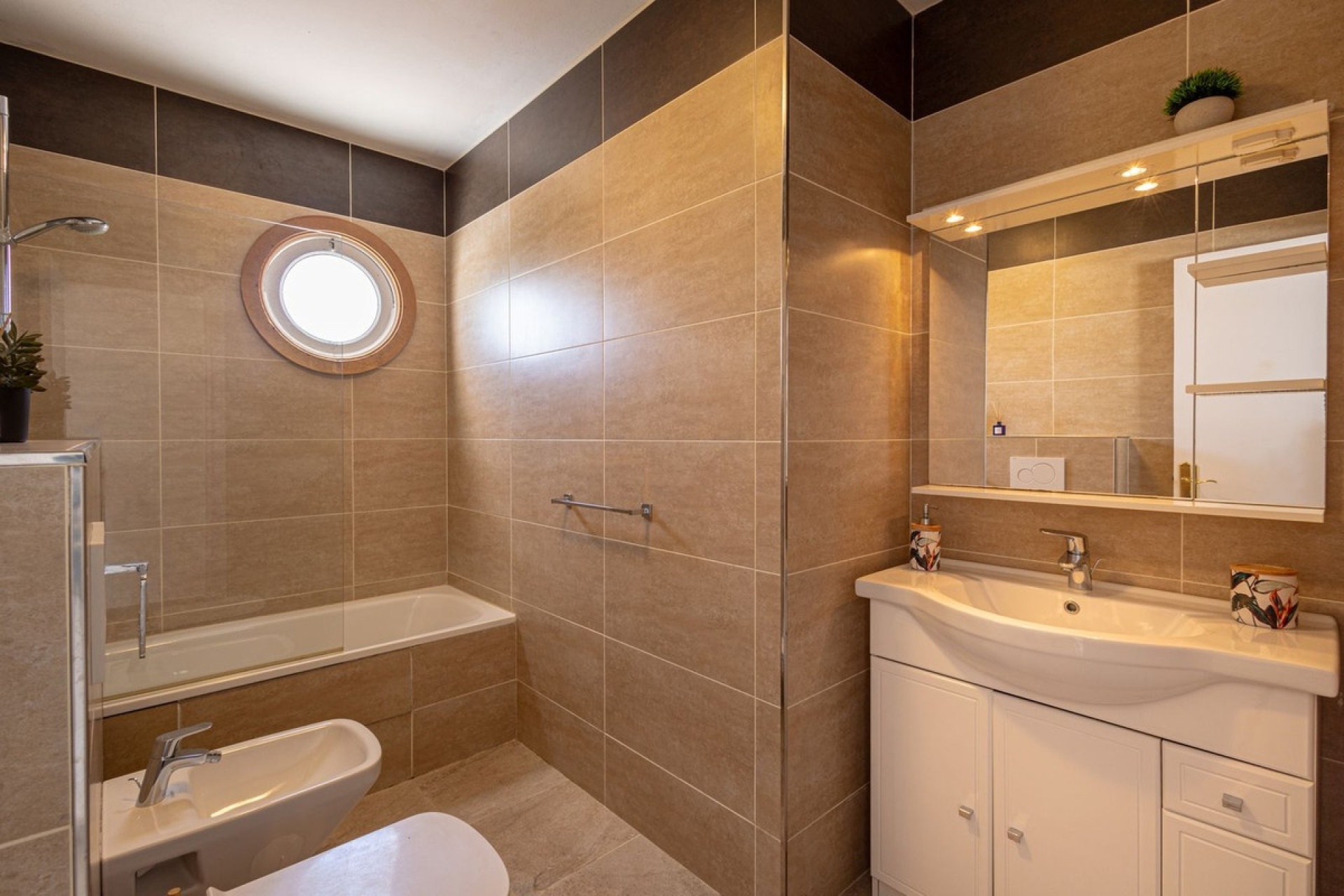 Resale - Villa - Estepona - Estepona Centro