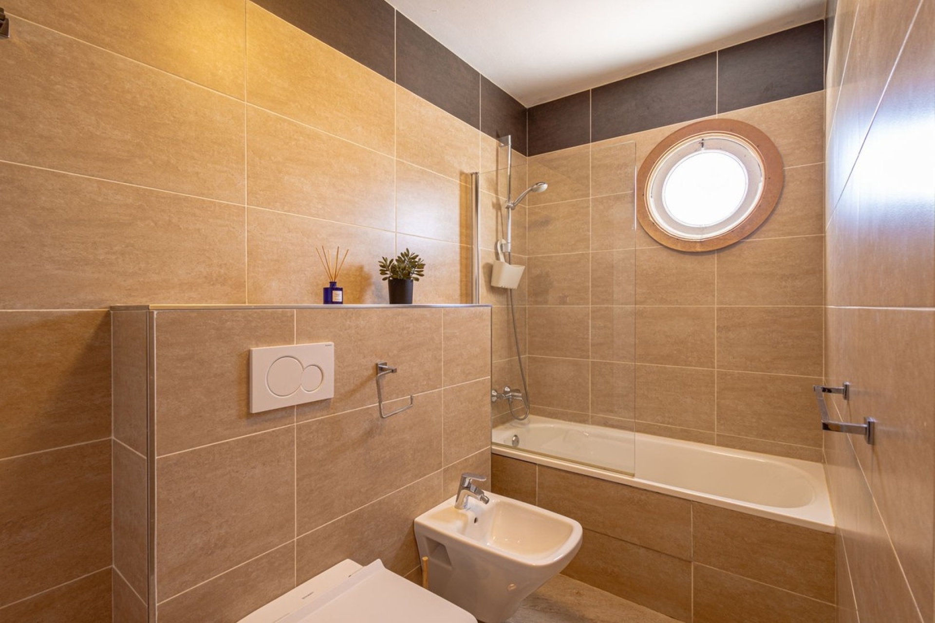 Resale - Villa - Estepona - Estepona Centro