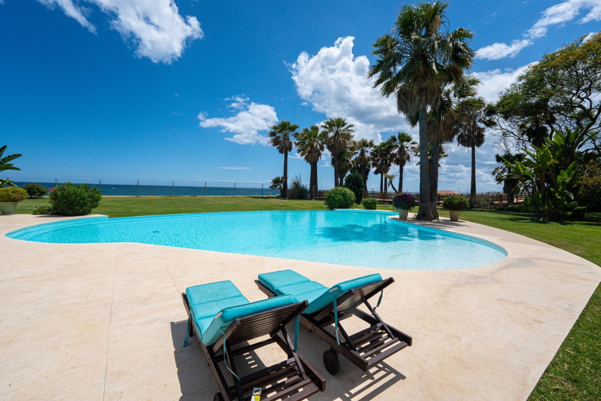 Resale - Villa - Estepona - Estepona Centro