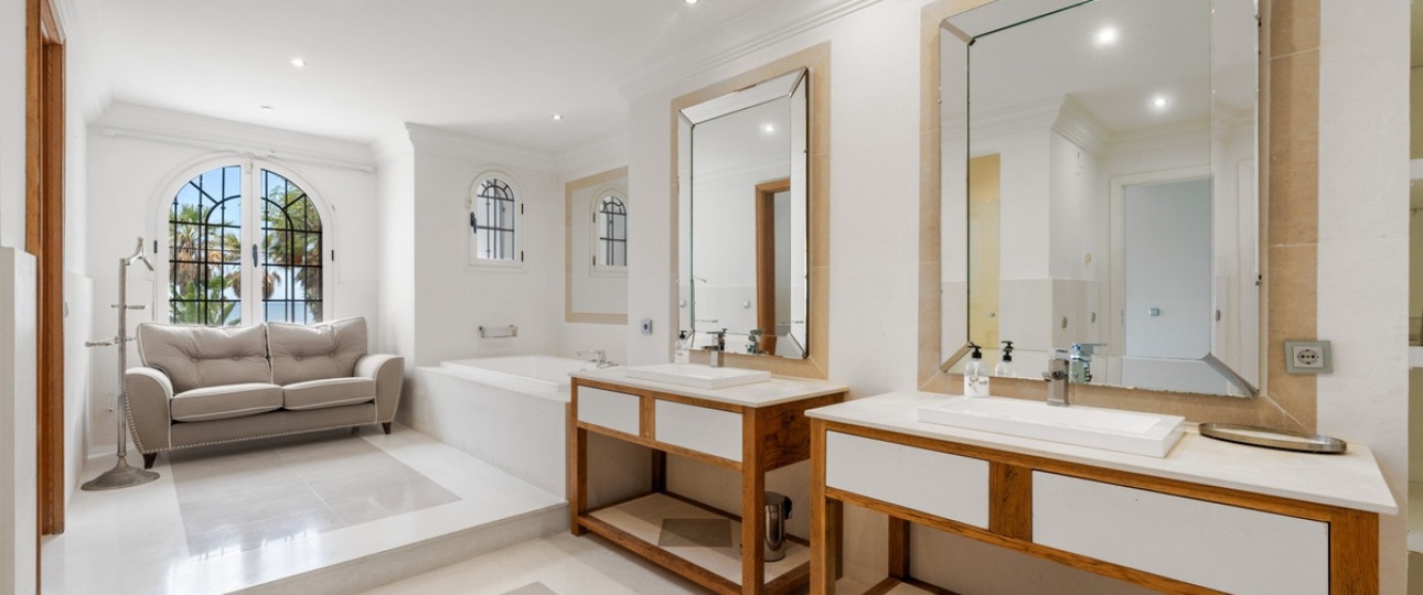 Resale - Villa - Estepona - Estepona Centro