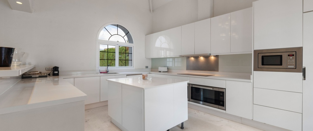 Resale - Villa - Estepona - Estepona Centro