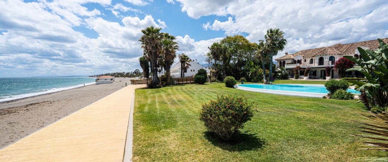 Resale - Villa - Estepona - Estepona Centro