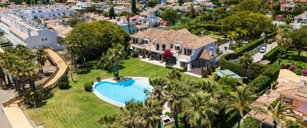 Resale - Villa - Estepona - Estepona Centro