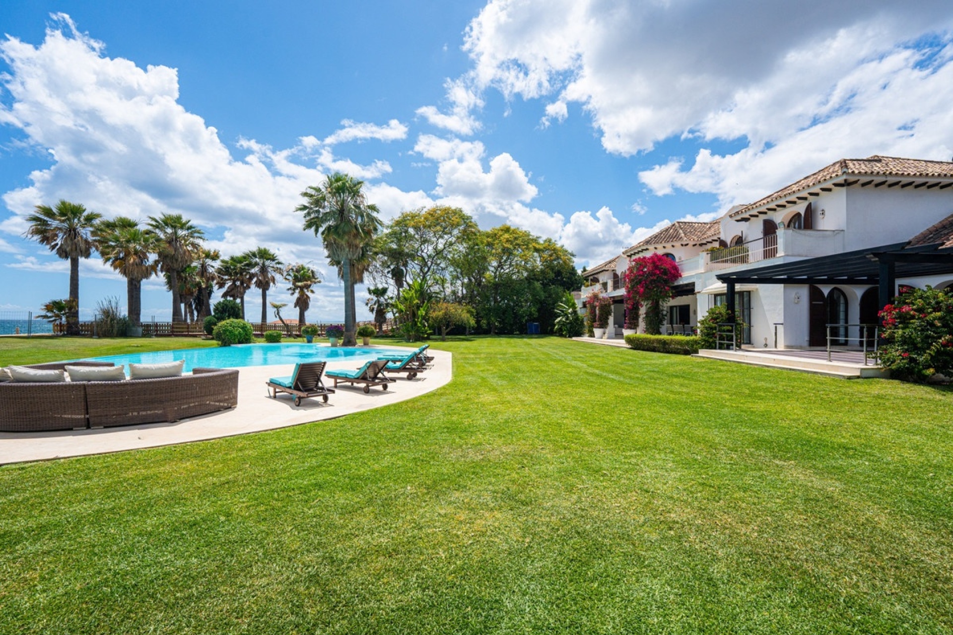 Resale - Villa - Estepona - Estepona Centro