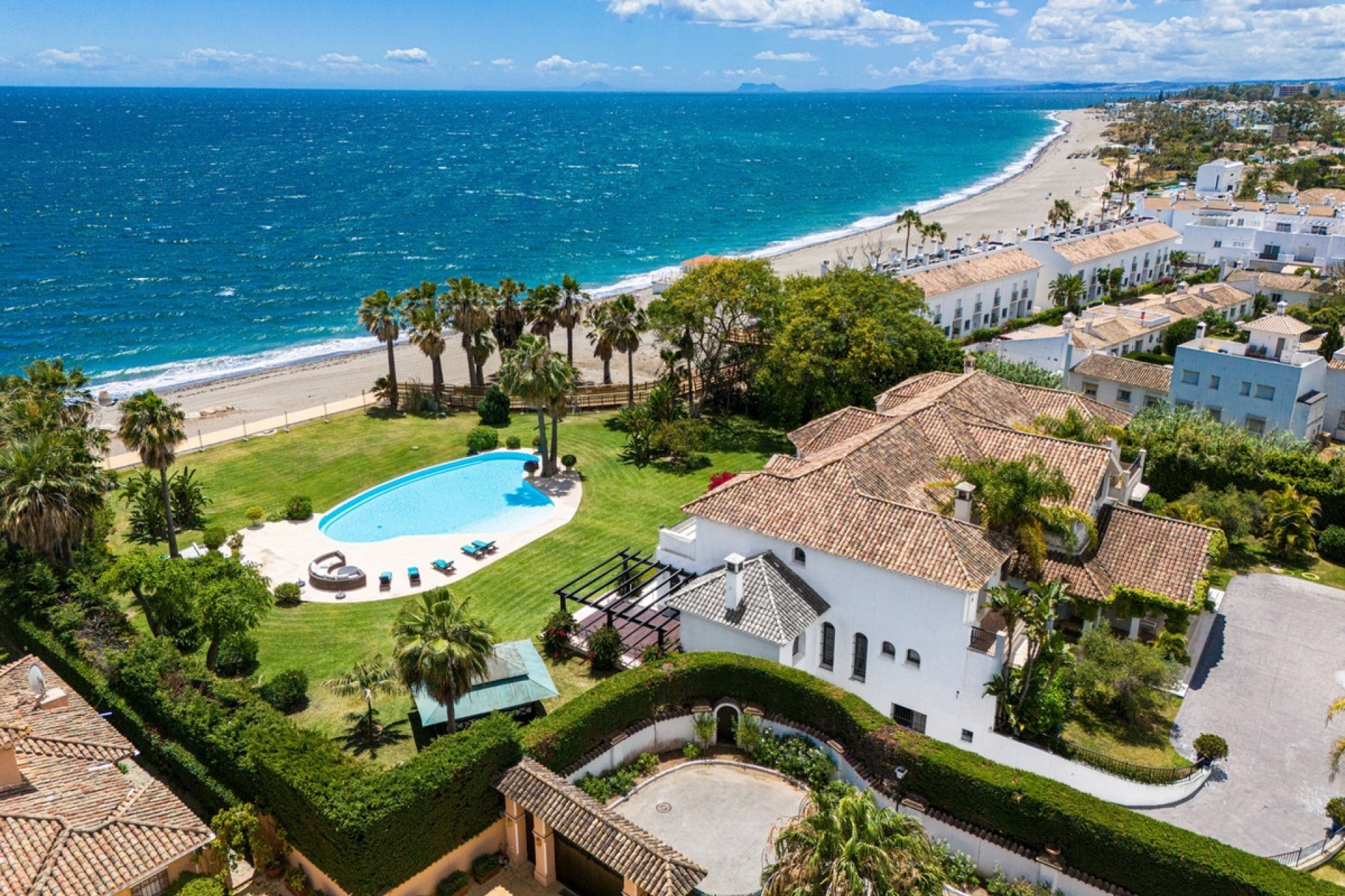Resale - Villa - Estepona - Estepona Centro