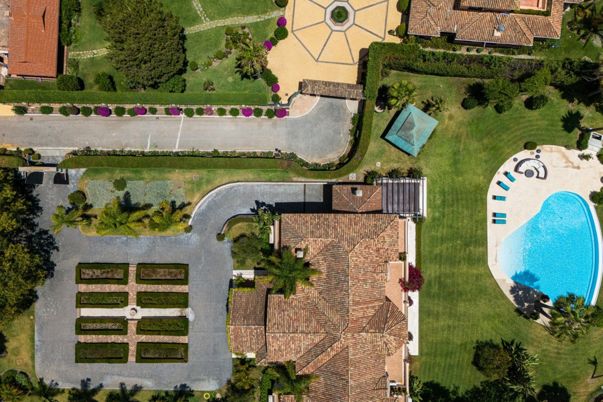 Resale - Villa - Estepona - Estepona Centro
