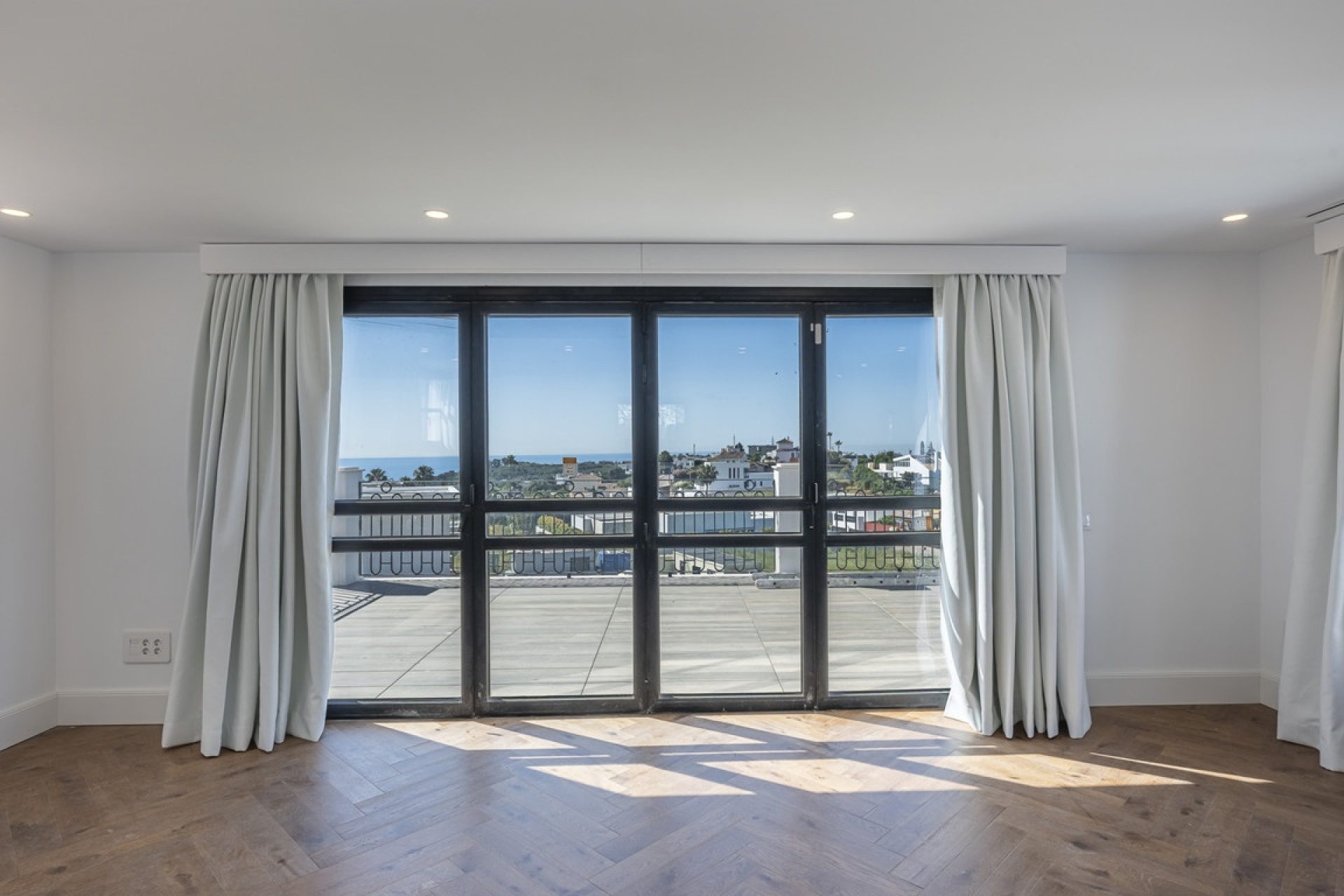 Resale - Villa - Estepona - Estepona Centro
