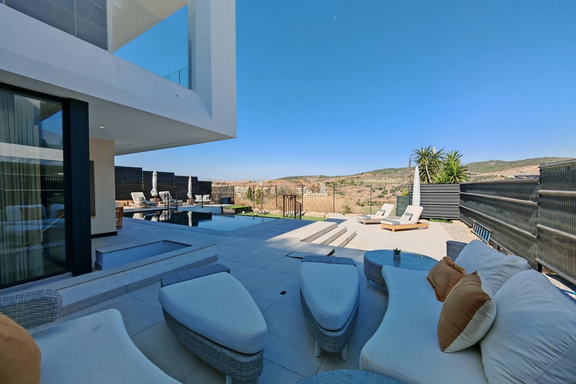Resale - Villa - Estepona - Estepona Centro