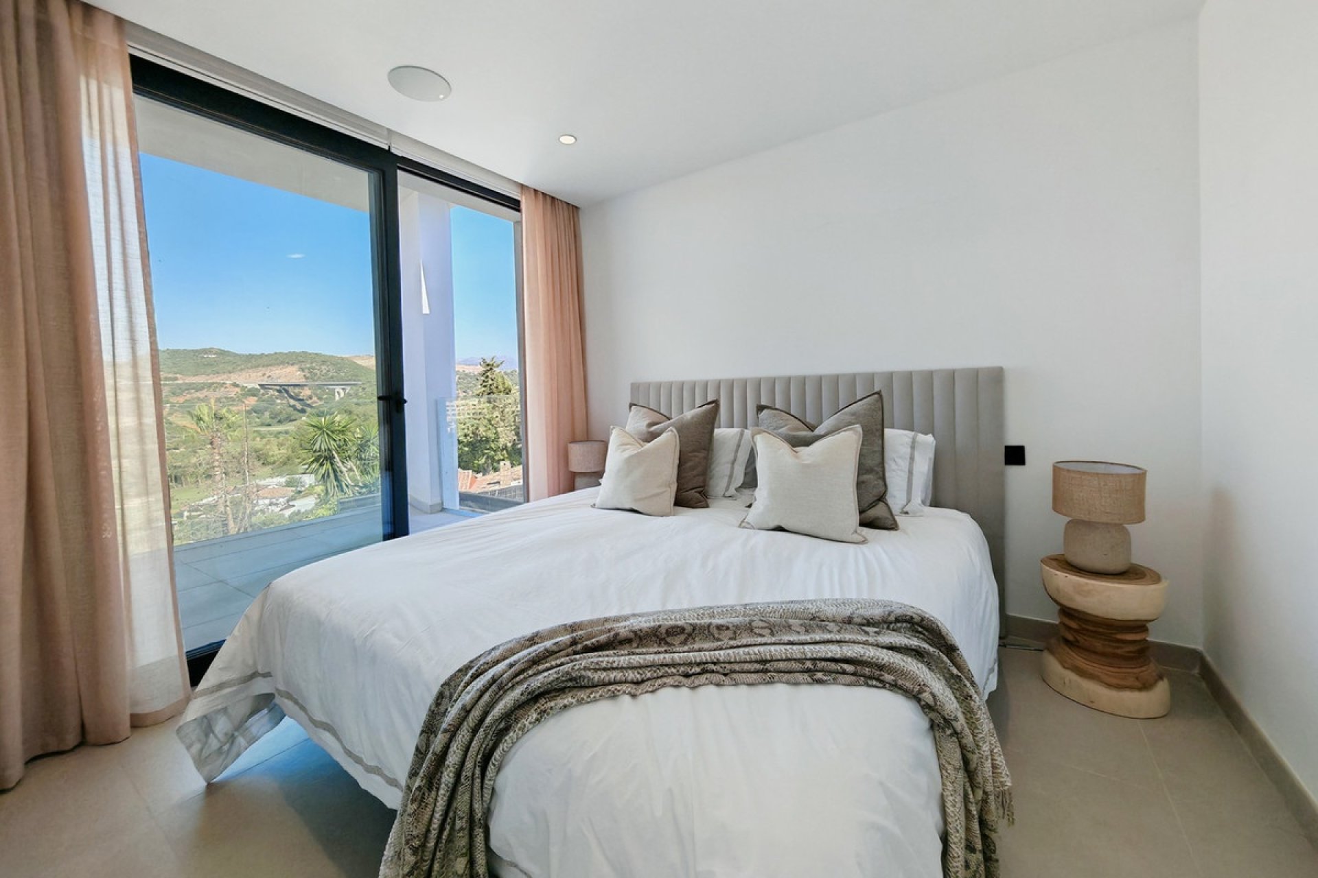 Resale - Villa - Estepona - Estepona Centro