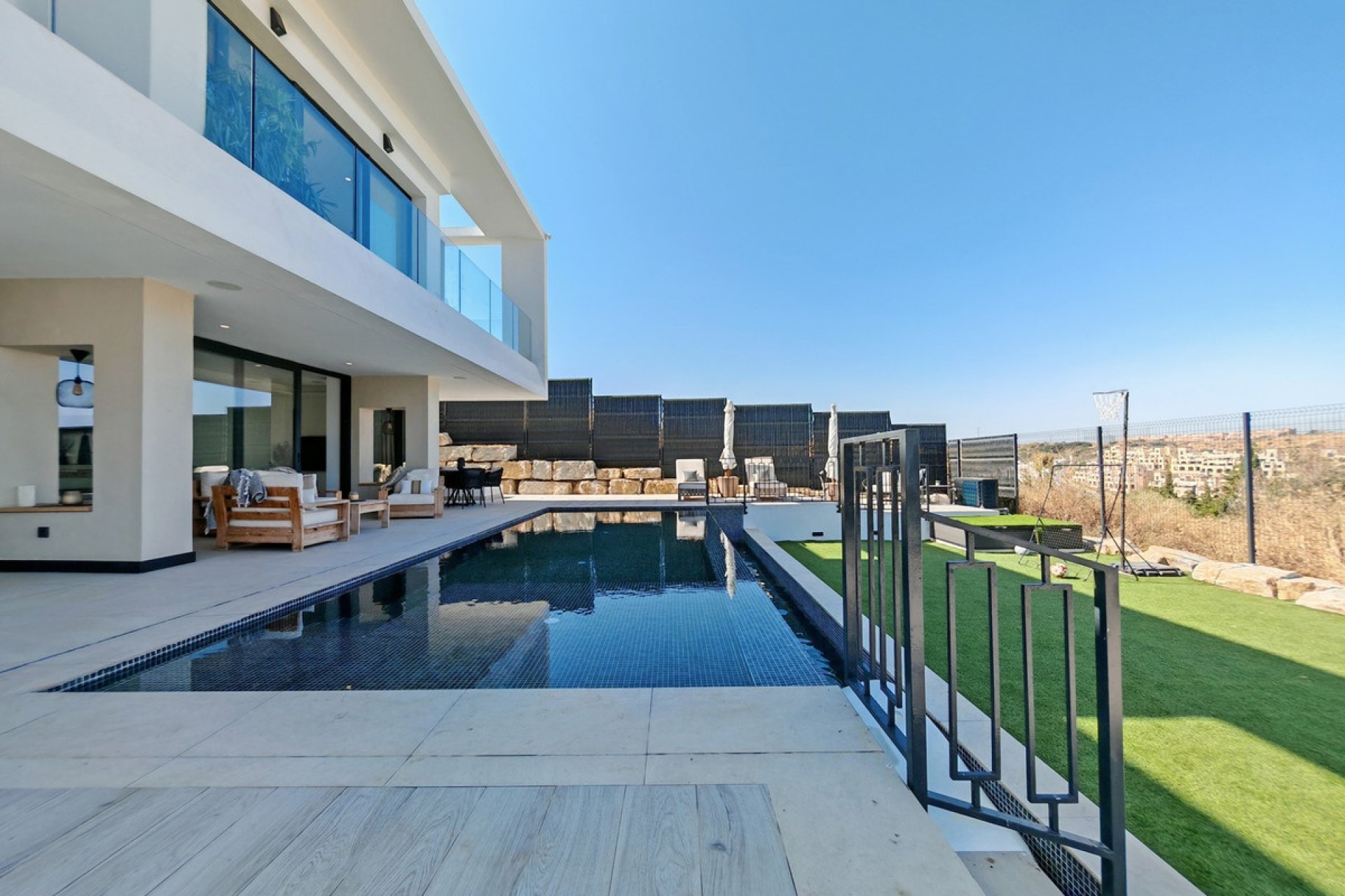 Resale - Villa - Estepona - Estepona Centro