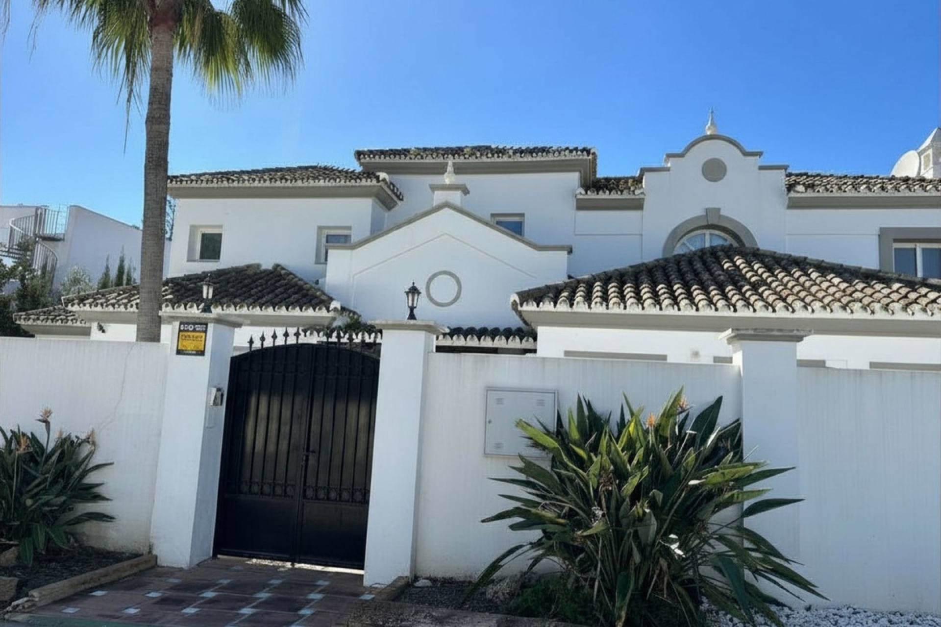 Resale - Villa - Estepona - Estepona Centro