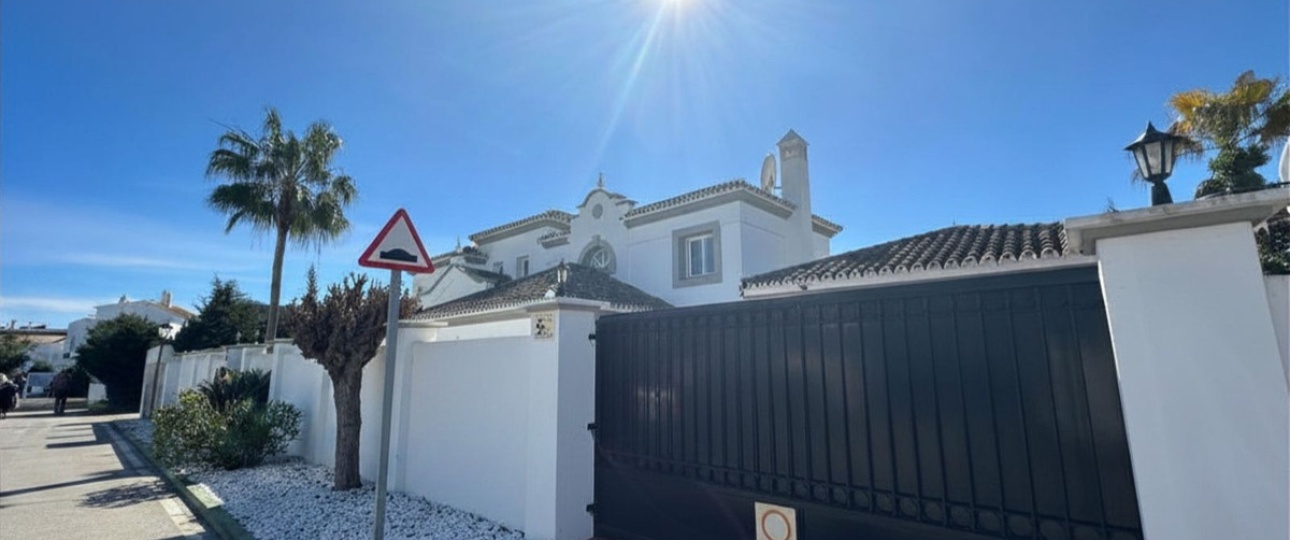 Resale - Villa - Estepona - Estepona Centro