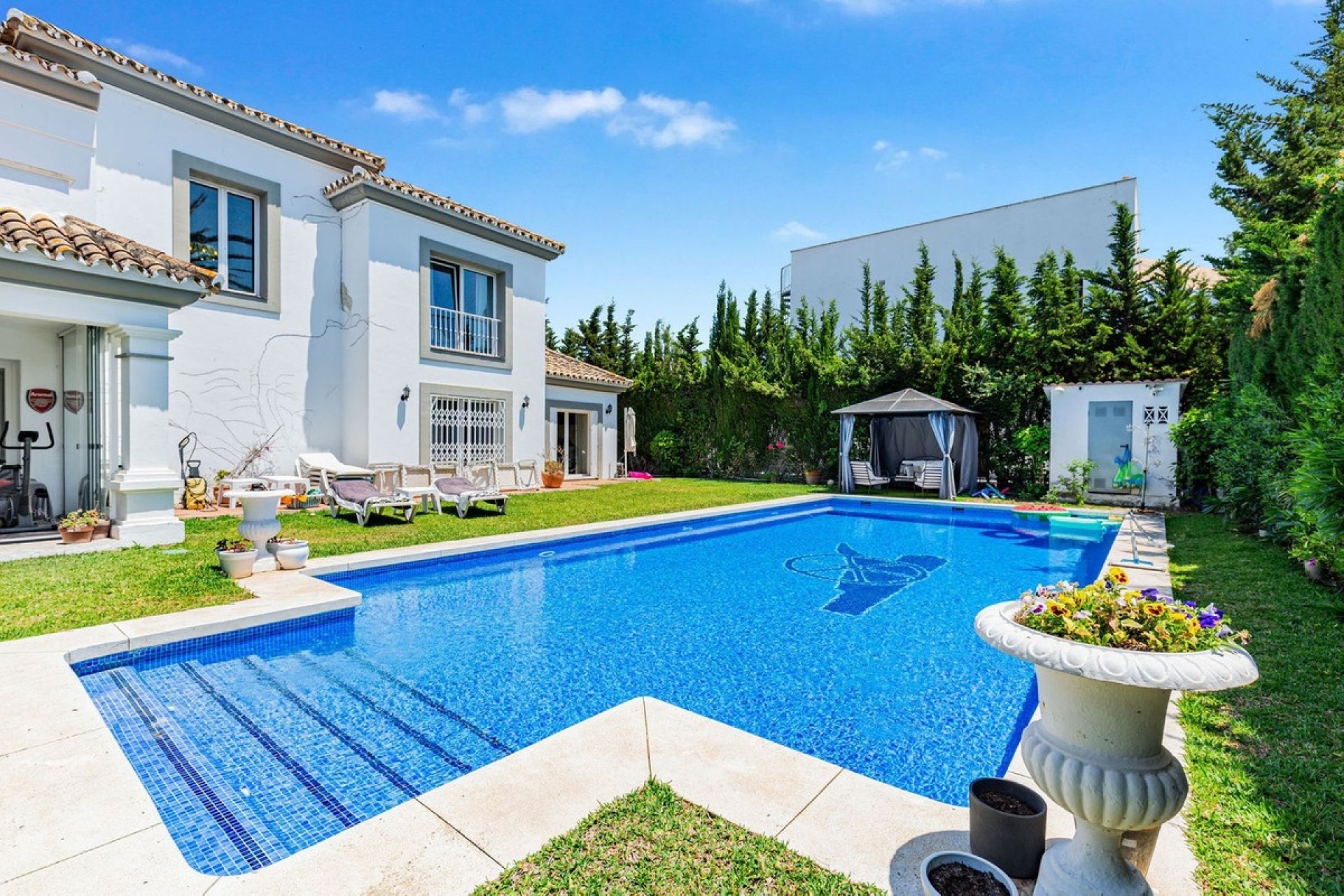 Resale - Villa - Estepona - Estepona Centro