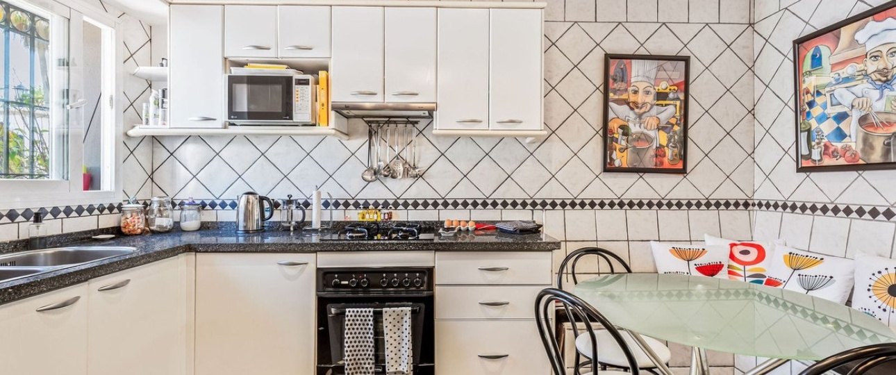 Resale - Villa - Estepona - Estepona Centro