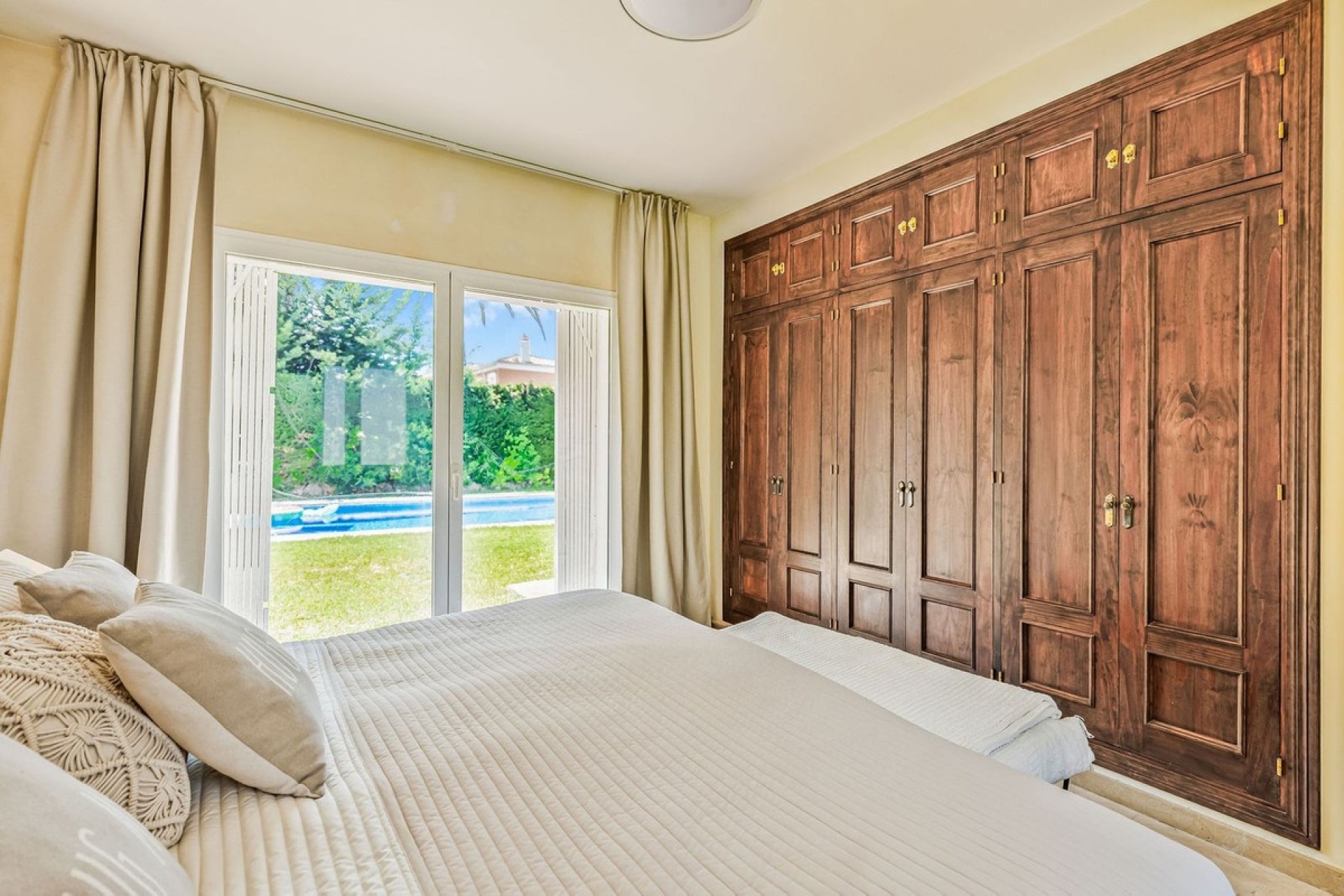 Resale - Villa - Estepona - Estepona Centro