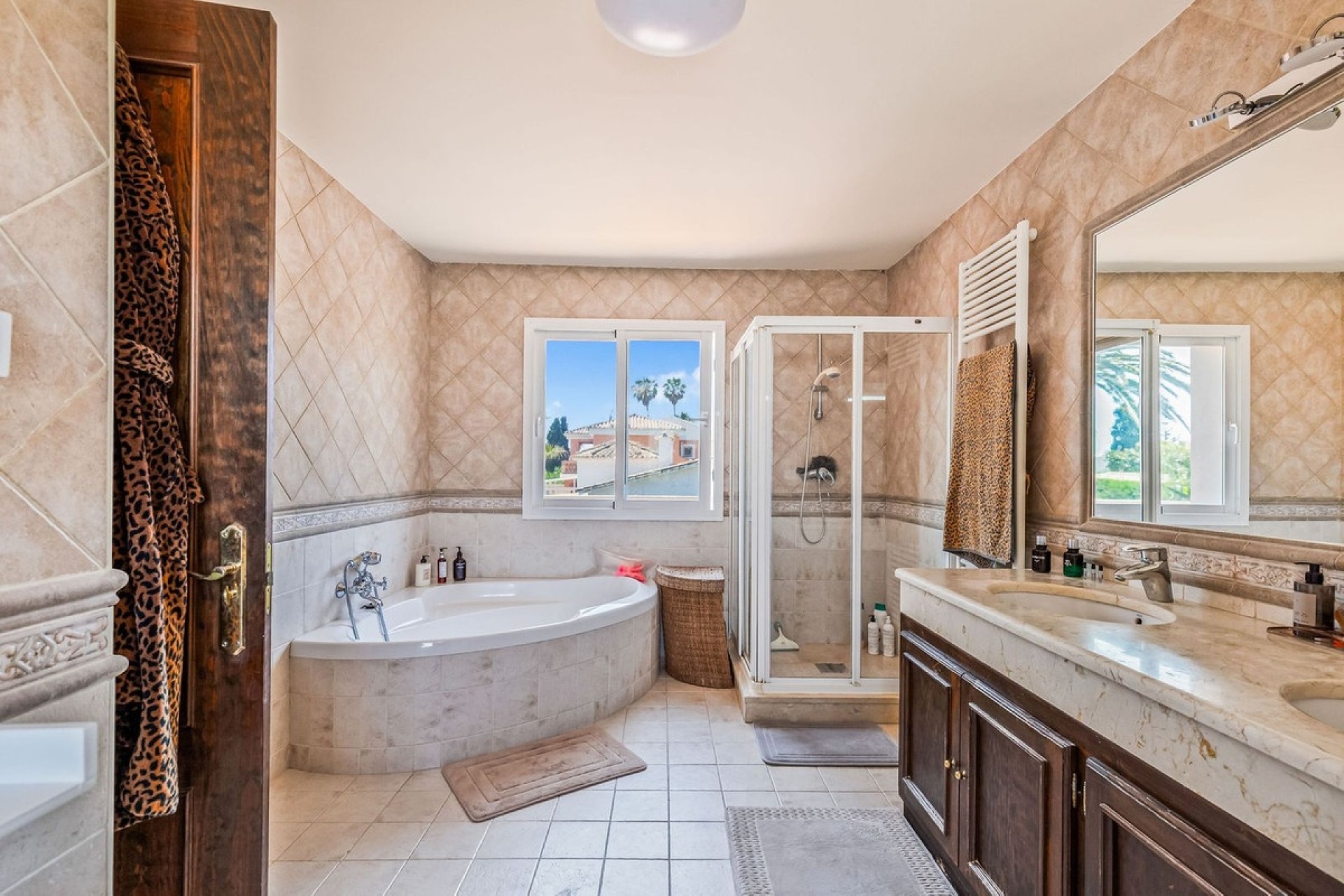 Resale - Villa - Estepona - Estepona Centro