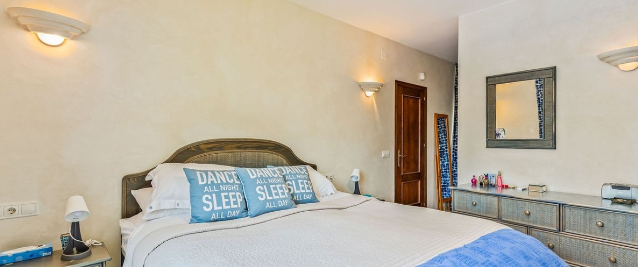 Resale - Villa - Estepona - Estepona Centro