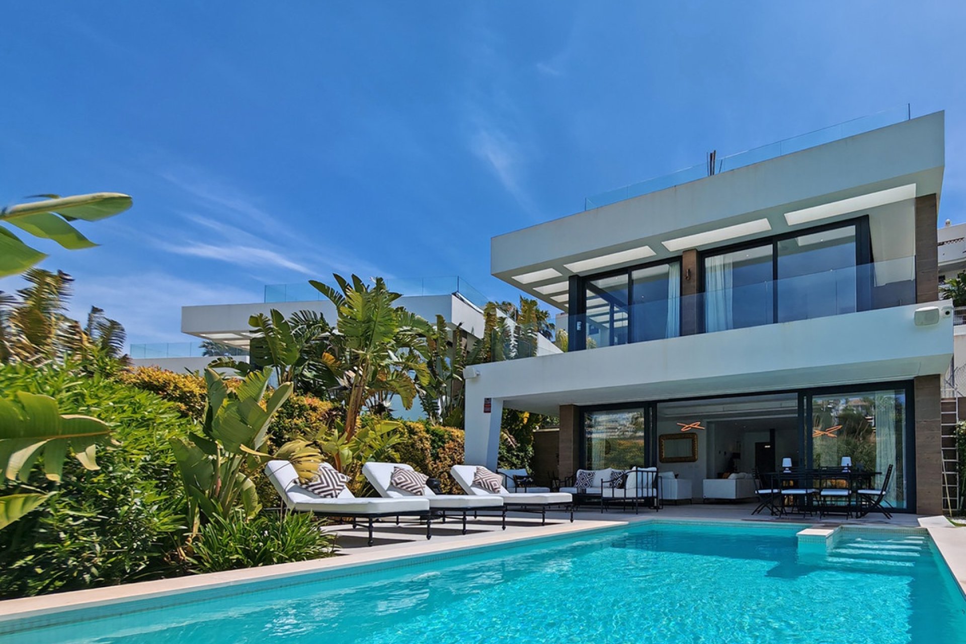 Resale - Villa - Estepona - Estepona Centro